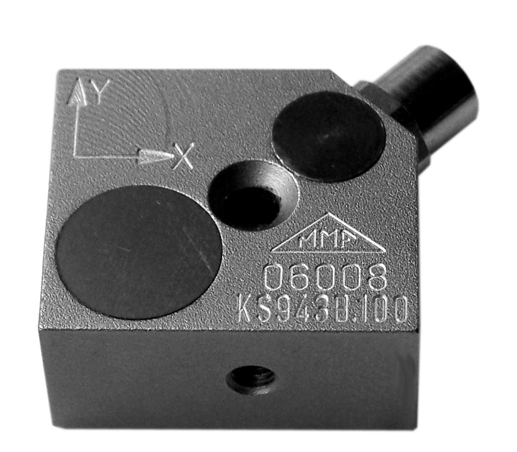 Low power triaxial accelerometer